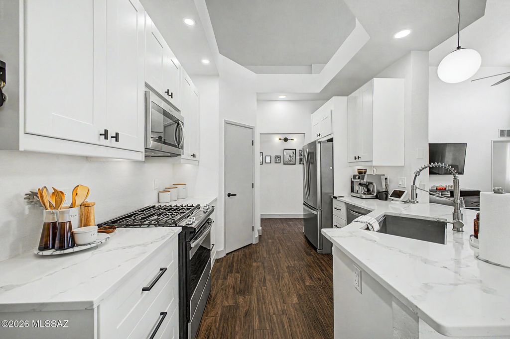 10007 E Via Del Fandango, Tucson, AZ 85747