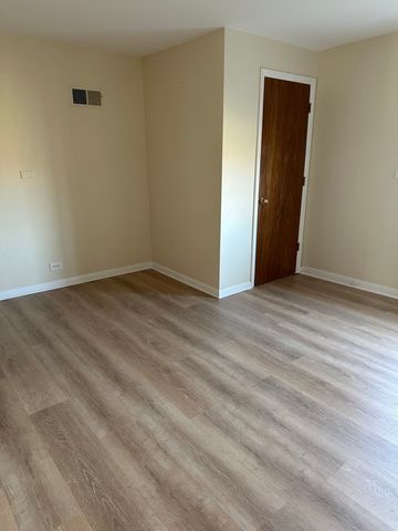 16664 W Aptakisic Road 1E, Lincolnshire, IL 60069