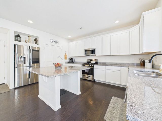 10541 Racine Way, Commerce City, CO 80022