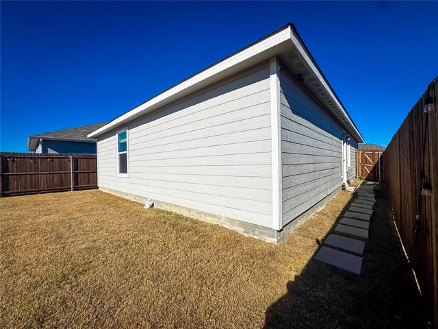 1627 Cattle Drive Lane, Crandall, TX 75114