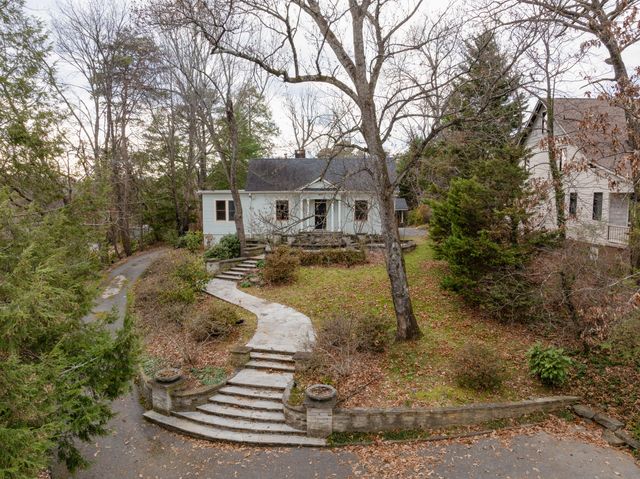 900 Avon Place, Chattanooga, TN 37405