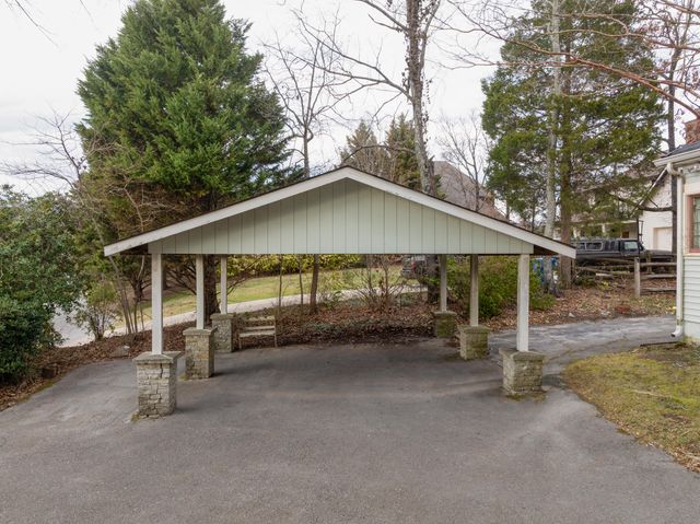 900 Avon Place, Chattanooga, TN 37405