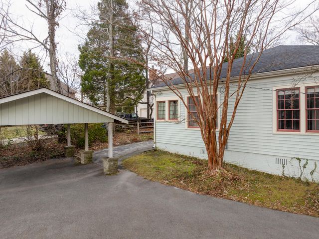 900 Avon Place, Chattanooga, TN 37405