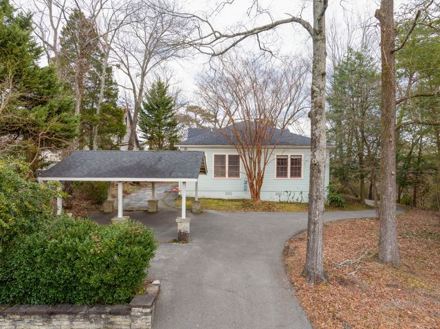 900 Avon Place, Chattanooga, TN 37405