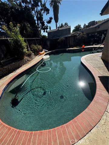 5252 W Holland Ave, Fresno, CA 93722