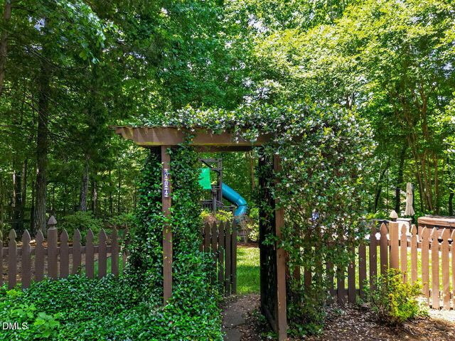 304 Rhododendron Drive, Chapel Hill, NC 27517