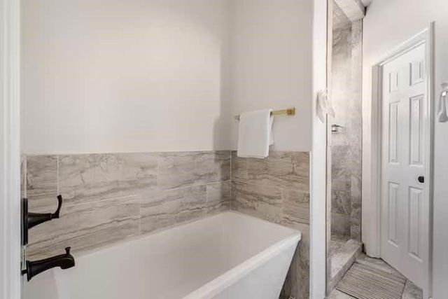 2114 W Humble Avenue, Baytown, TX 77520