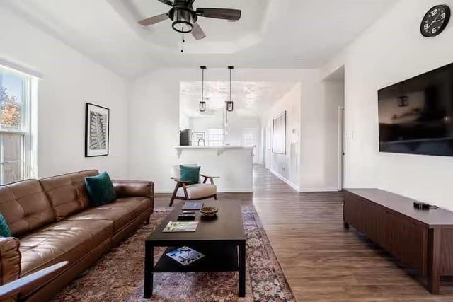 2114 W Humble Avenue, Baytown, TX 77520