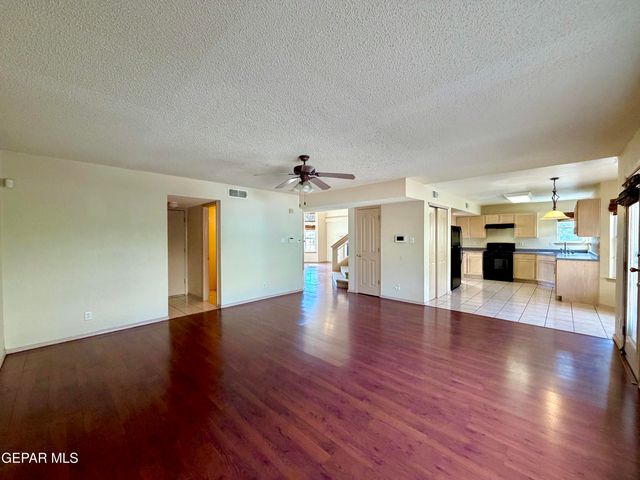 1013 VIA DE LA PAZ Drive, El Paso, TX 79912