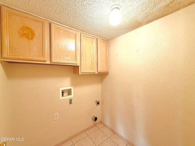 1013 VIA DE LA PAZ Drive, El Paso, TX 79912