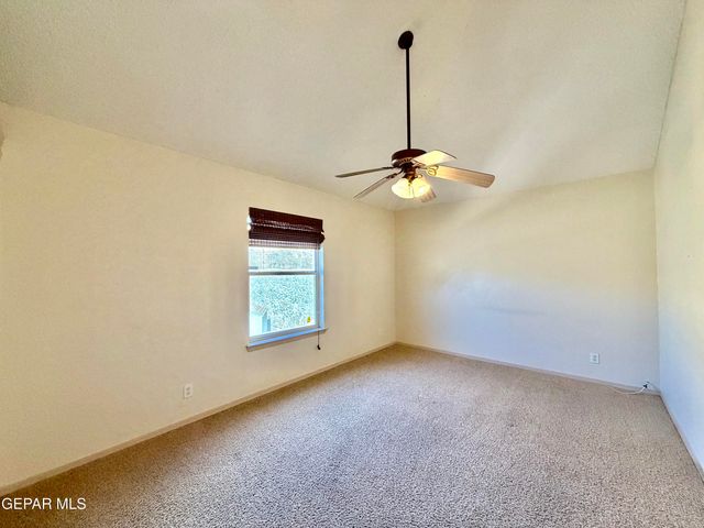 1013 VIA DE LA PAZ Drive, El Paso, TX 79912