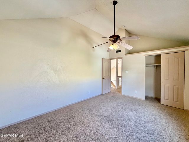 1013 VIA DE LA PAZ Drive, El Paso, TX 79912