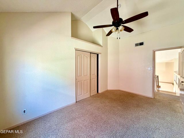 1013 VIA DE LA PAZ Drive, El Paso, TX 79912