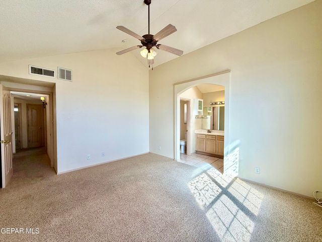 1013 VIA DE LA PAZ Drive, El Paso, TX 79912