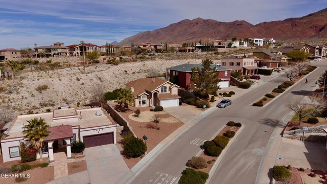 1013 VIA DE LA PAZ Drive, El Paso, TX 79912