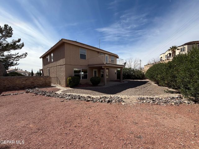 1013 VIA DE LA PAZ Drive, El Paso, TX 79912