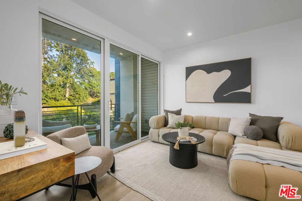 5853 Westside Crossing Lane, Los Angeles, CA 90034 — photo 3