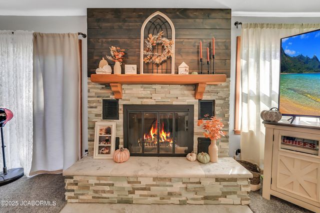 60516 KRATZER ROAD, California, MO 65018