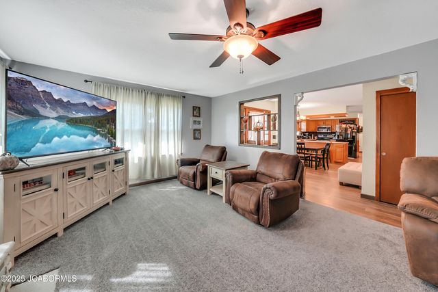 60516 KRATZER ROAD, California, MO 65018