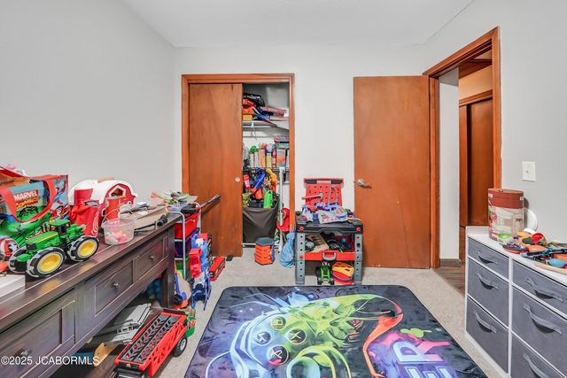 60516 KRATZER ROAD, California, MO 65018