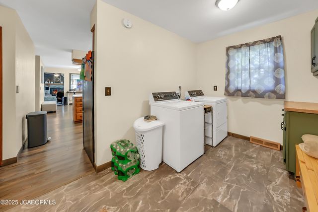 60516 KRATZER ROAD, California, MO 65018