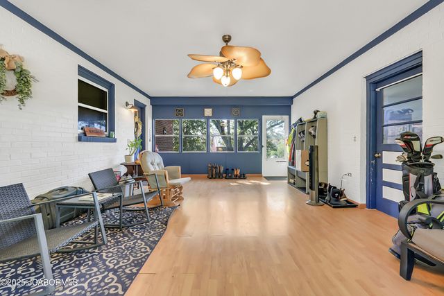 60516 KRATZER ROAD, California, MO 65018