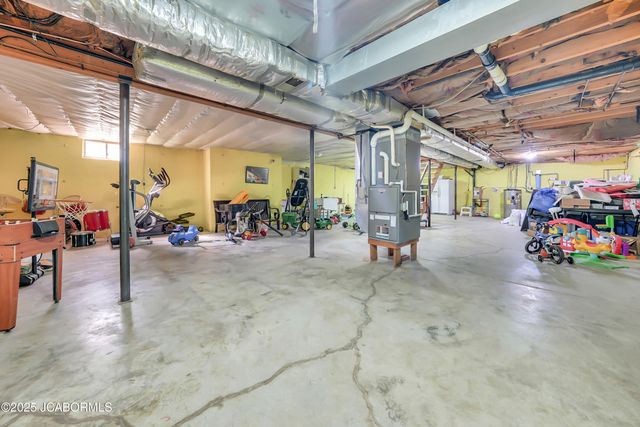 60516 KRATZER ROAD, California, MO 65018