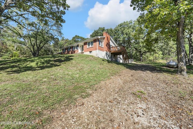 60516 KRATZER ROAD, California, MO 65018