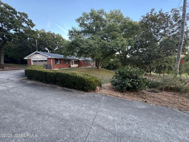 60516 KRATZER ROAD, California, MO 65018