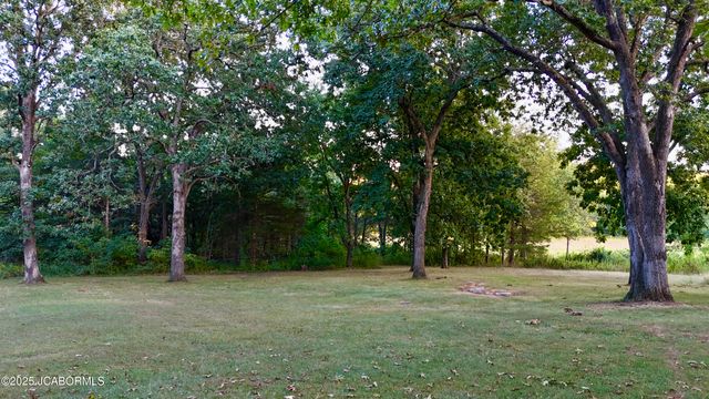 60516 KRATZER ROAD, California, MO 65018