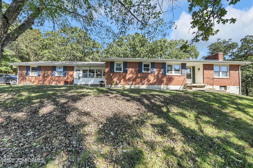 60516 KRATZER ROAD, California, MO 65018