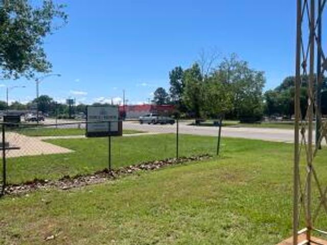 1306 W Main Street, Russellville, AR 72801