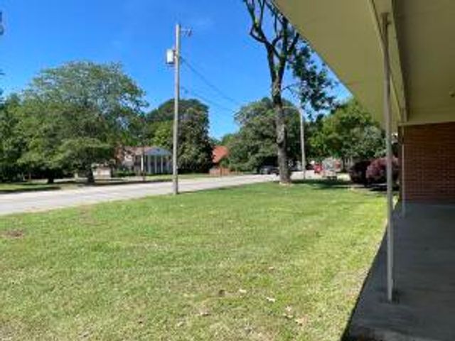 1306 W Main Street, Russellville, AR 72801