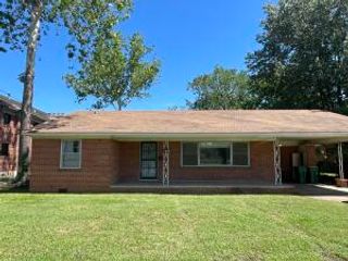1306 W Main Street, Russellville, AR 72801