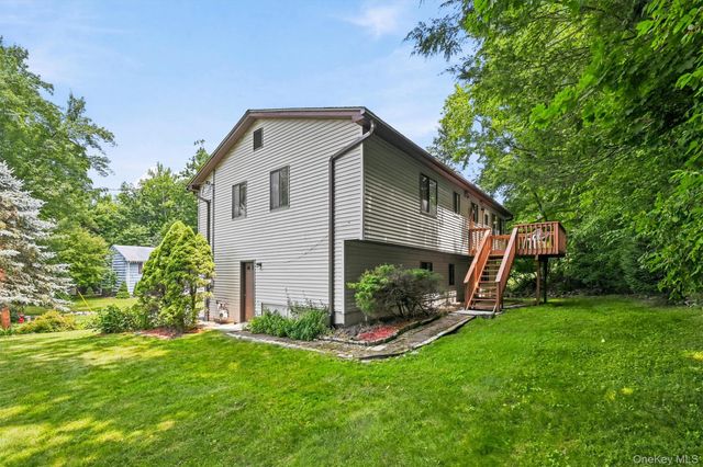 11 Glen Road, Sloatsburg, NY 10974