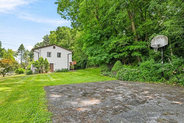 11 Glen Road, Sloatsburg, NY 10974