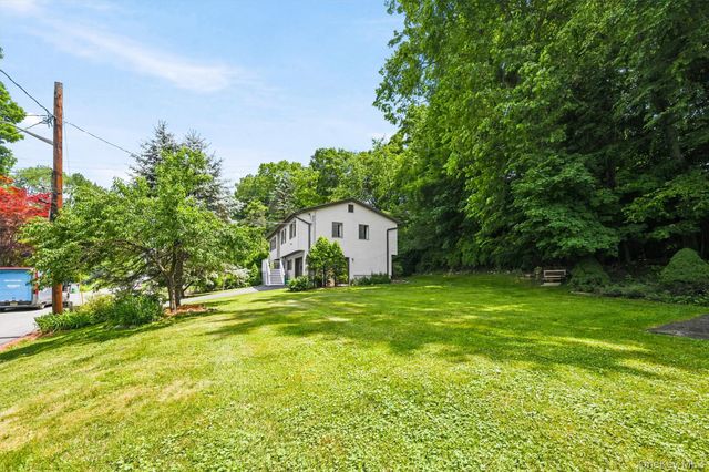 11 Glen Road, Sloatsburg, NY 10974