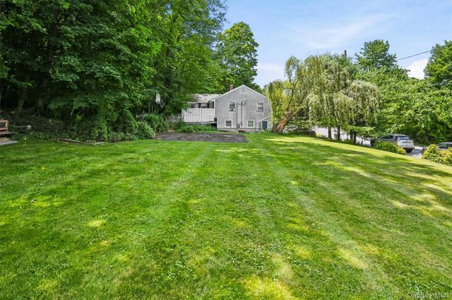 11 Glen Road, Sloatsburg, NY 10974