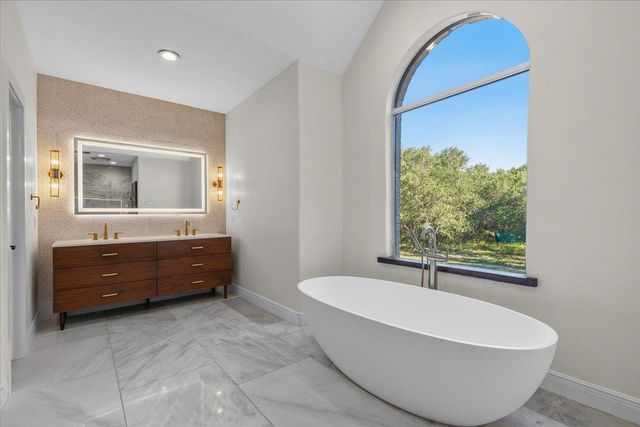 23600 Pedernales Canyon TRL, Spicewood, TX 78669