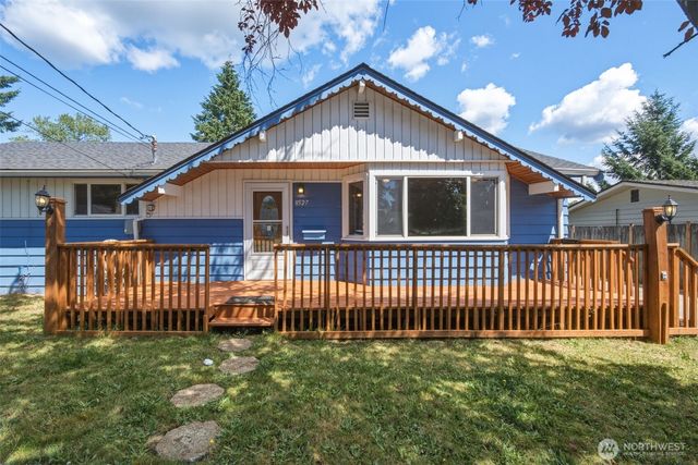 8527 9th Avenue SE, Everett, WA 98208