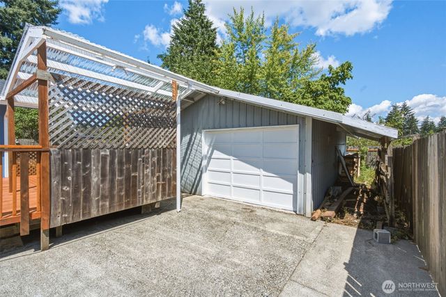 8527 9th Avenue SE, Everett, WA 98208