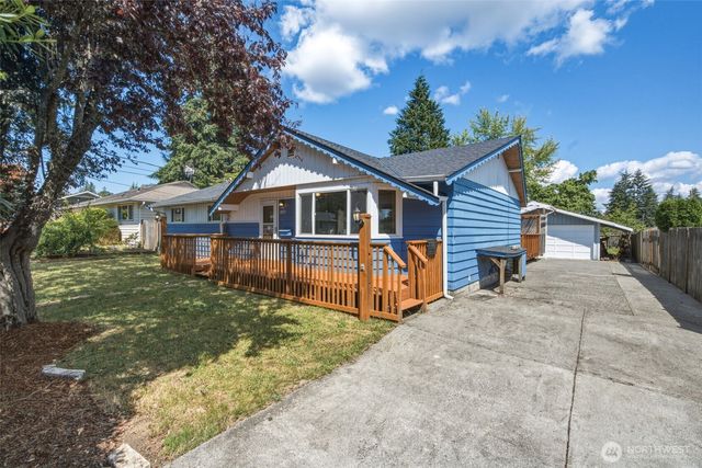 8527 9th Avenue SE, Everett, WA 98208