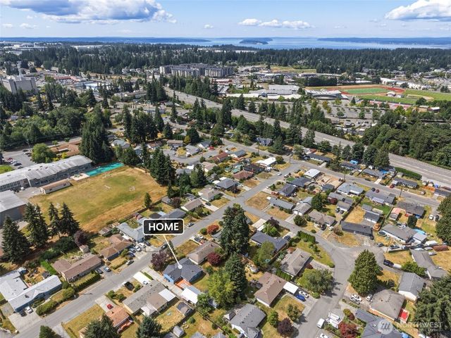 8527 9th Avenue SE, Everett, WA 98208
