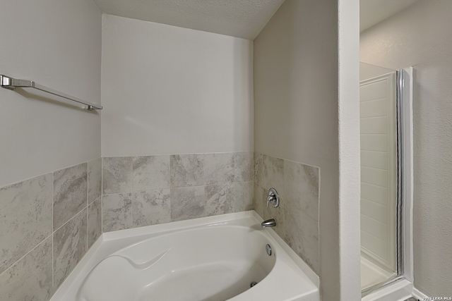 9411 Sandy Ridge Way, San Antonio, TX 78239