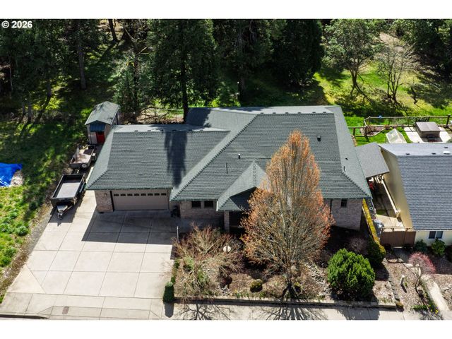 48482 E MEADOW Way, Oakridge, OR 97463