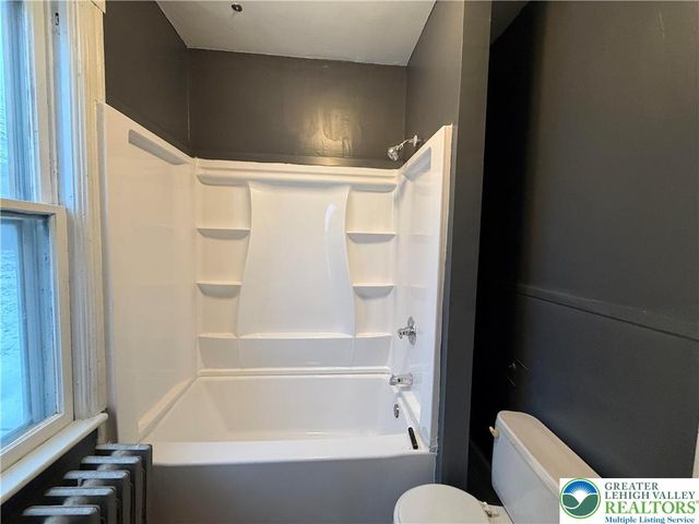 170 Whitfield Street Floor 1, Nazareth Boro, PA 18064