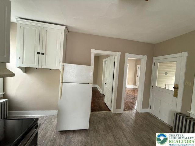 170 Whitfield Street Floor 1, Nazareth Boro, PA 18064