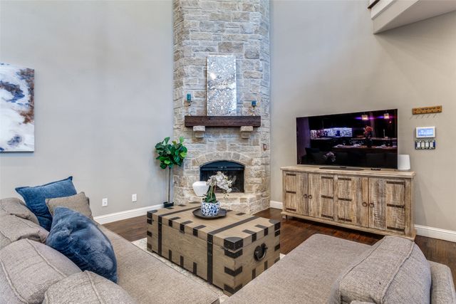 5913 Lewis Street, Dallas, TX 75206
