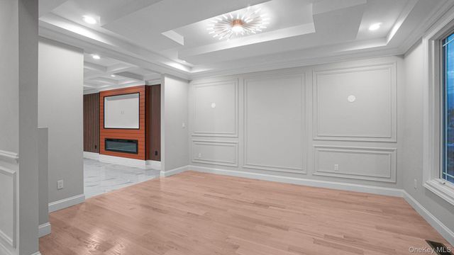 940 Southern Drive, Franklin Square, NY 11010
