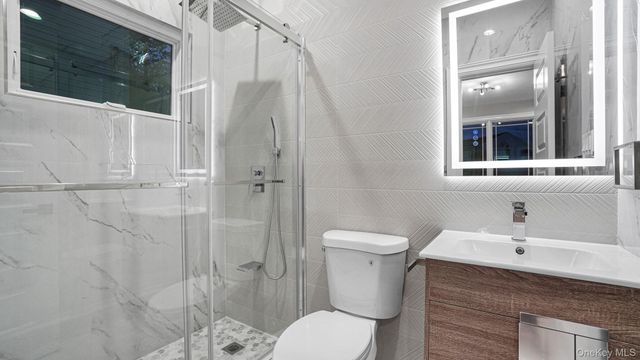 940 Southern Drive, Franklin Square, NY 11010